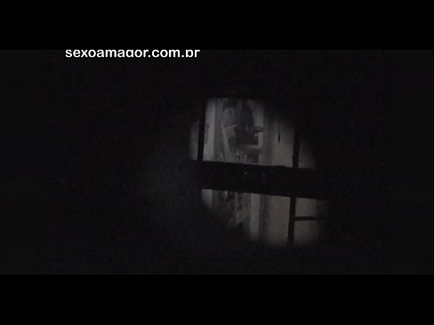 ❤️ Blondie estas sekrete filmita fare de najbara voyeur kaŝita malantaŭ kavaj brikoj ️ Malĉasuloj ĉe eo.dreamypassionjourney.ru